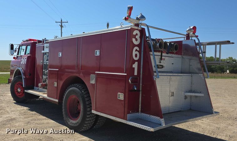 image for item EF3837 1976 Ford 8000 pumper fire truck