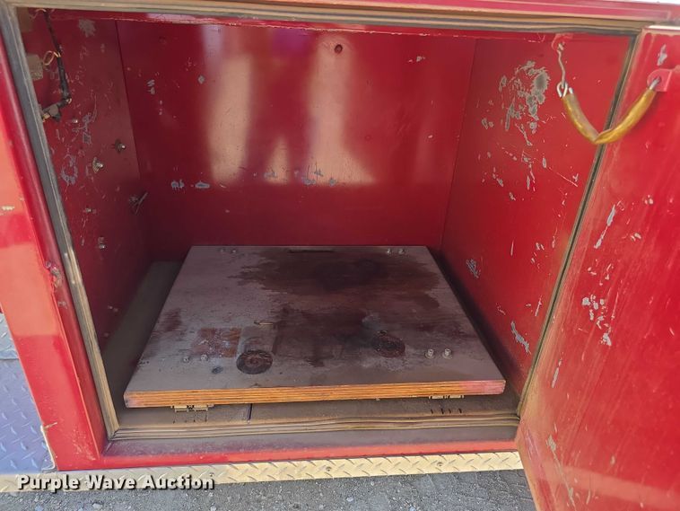 image for item EF3837 1976 Ford 8000 pumper fire truck