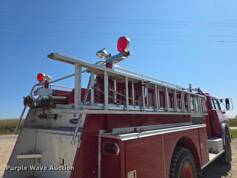 image for item EF3837 1976 Ford 8000 pumper fire truck