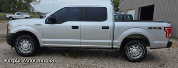 image for item EF3865 2016 Ford  F150 XL SuperCrew pickup truck