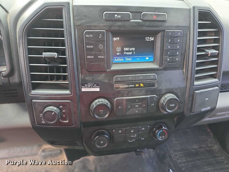 image for item EF3865 2016 Ford  F150 XL SuperCrew pickup truck