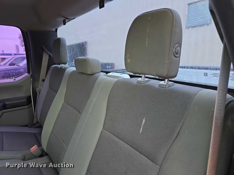 image for item EF3865 2016 Ford  F150 XL SuperCrew pickup truck