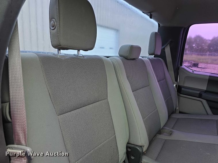 image for item EF3865 2016 Ford  F150 XL SuperCrew pickup truck