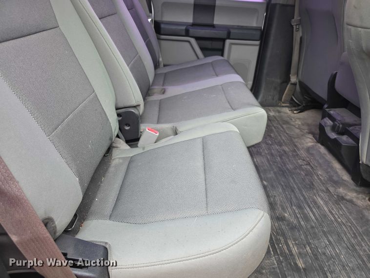 image for item EF3865 2016 Ford  F150 XL SuperCrew pickup truck