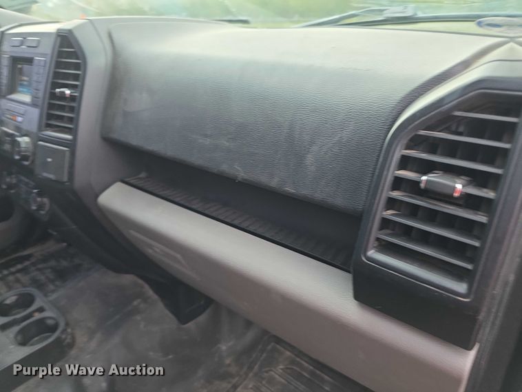 image for item EF3865 2016 Ford  F150 XL SuperCrew pickup truck