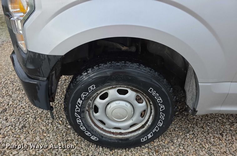 image for item EF3865 2016 Ford  F150 XL SuperCrew pickup truck