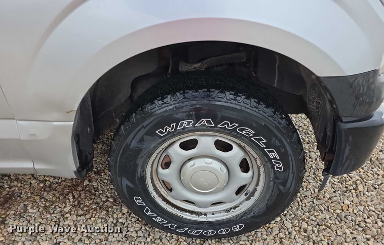 image for item EF3865 2016 Ford  F150 XL SuperCrew pickup truck