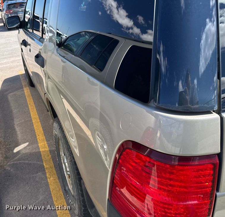 image for item EG6413 2005 Ford Explorer SUV
