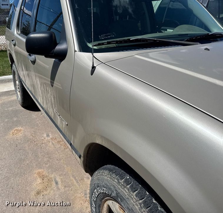 image for item EG6413 2005 Ford Explorer SUV