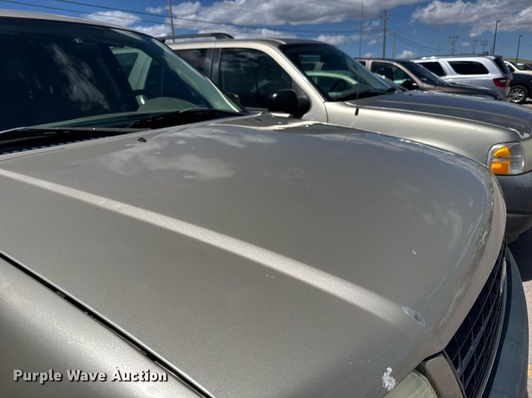 image for item EG6413 2005 Ford Explorer SUV