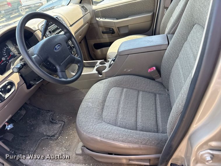 image for item EG6413 2005 Ford Explorer SUV
