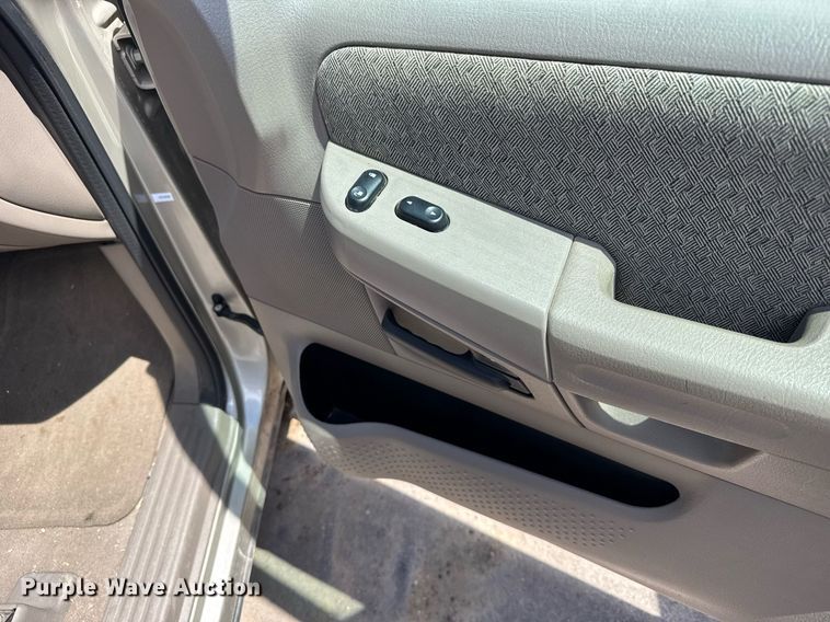 image for item EG6413 2005 Ford Explorer SUV
