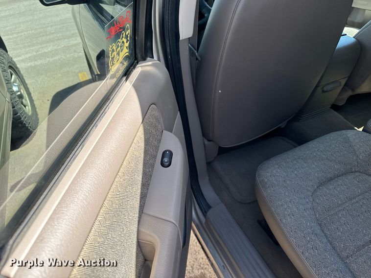 image for item EG6413 2005 Ford Explorer SUV