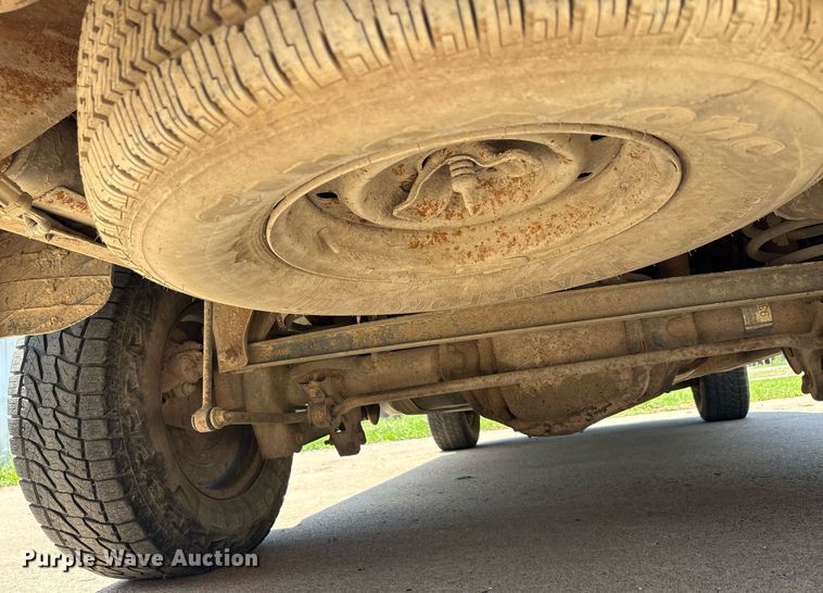 image for item EG8136 2001 Ford Expedition XLT SUV