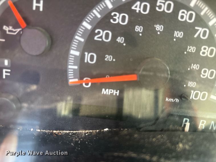 image for item EG8136 2001 Ford Expedition XLT SUV