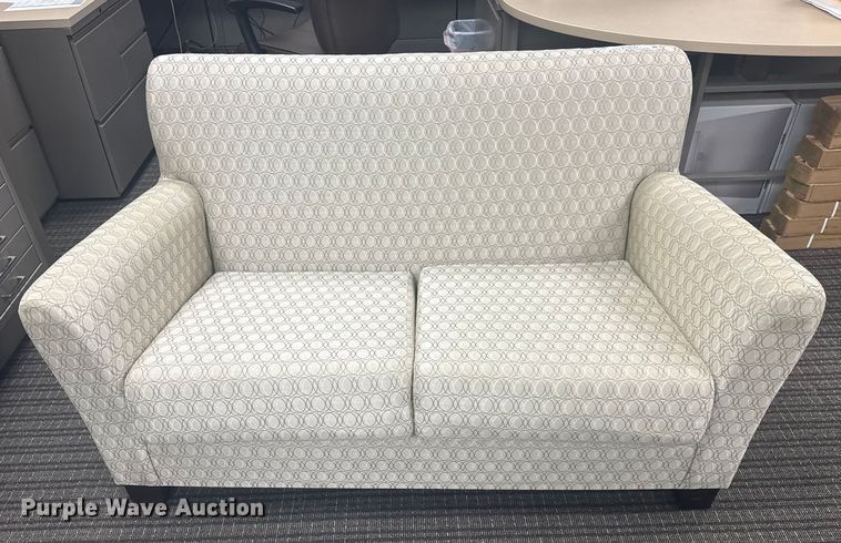 image for item EG8242 Couch