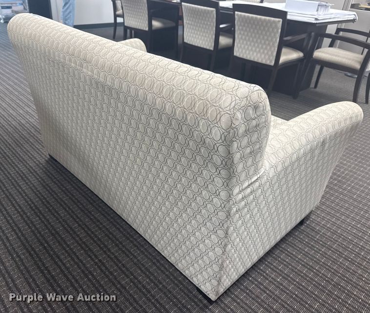 image for item EG8242 Couch