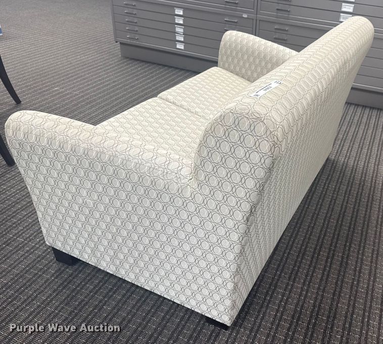 image for item EG8242 Couch