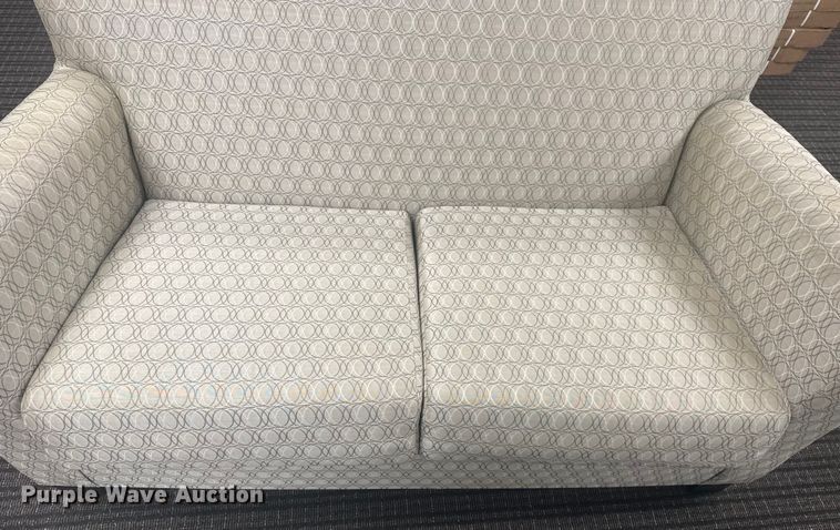 image for item EG8242 Couch