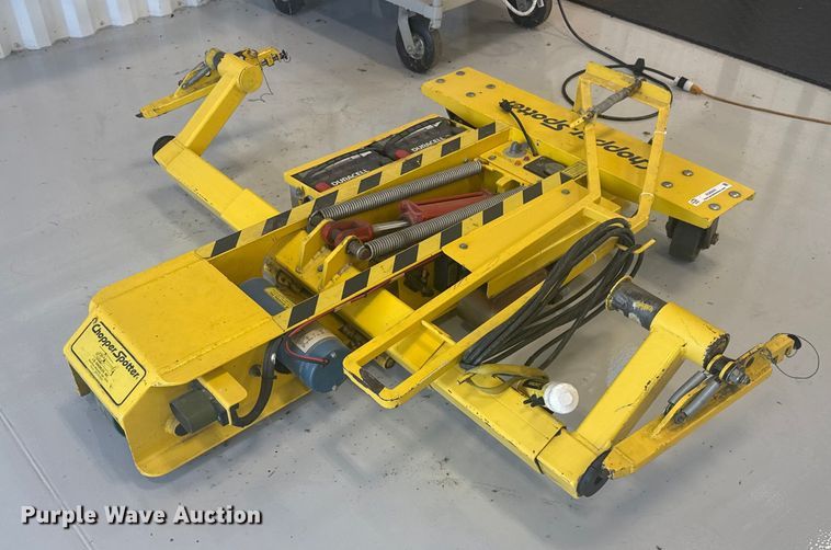 image for item EG8243 Chopper Spotter helicopter tug