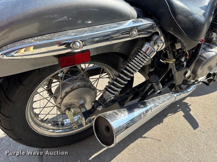 image for item EH7480 (2) Suzuki GZ250 motorcycles