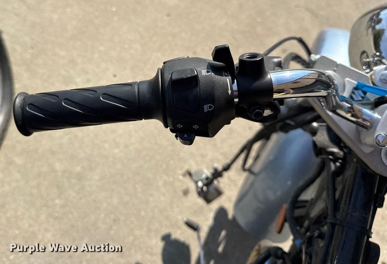 image for item EH7480 (2) Suzuki GZ250 motorcycles