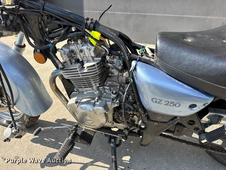 image for item EH7480 (2) Suzuki GZ250 motorcycles