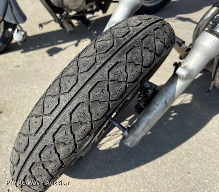 image for item EH7480 (2) Suzuki GZ250 motorcycles