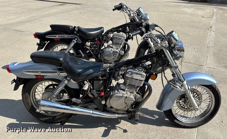 image for item EH7482 (2) Suzuki GZ250 motorcycles