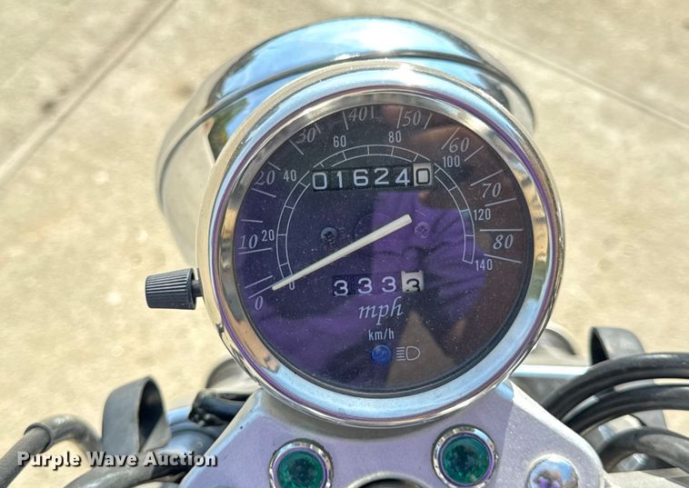 image for item EH7482 (2) Suzuki GZ250 motorcycles