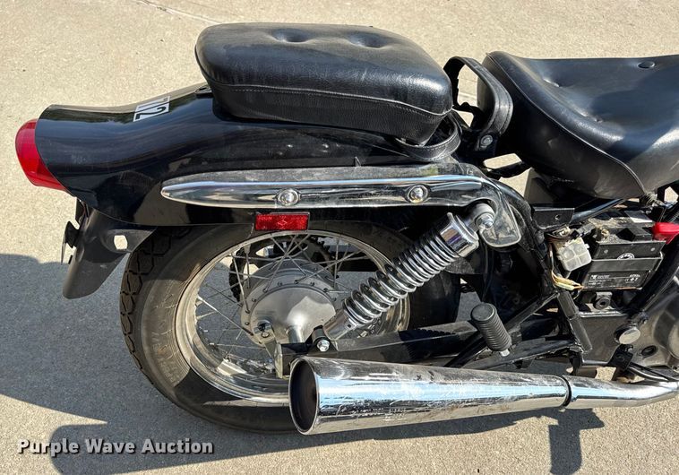 image for item EH7482 (2) Suzuki GZ250 motorcycles