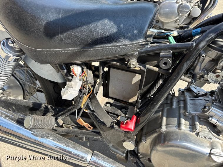 image for item EH7482 (2) Suzuki GZ250 motorcycles