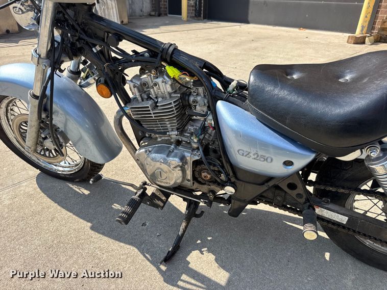 image for item EH7482 (2) Suzuki GZ250 motorcycles