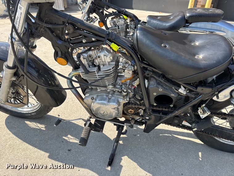 image for item EH7482 (2) Suzuki GZ250 motorcycles