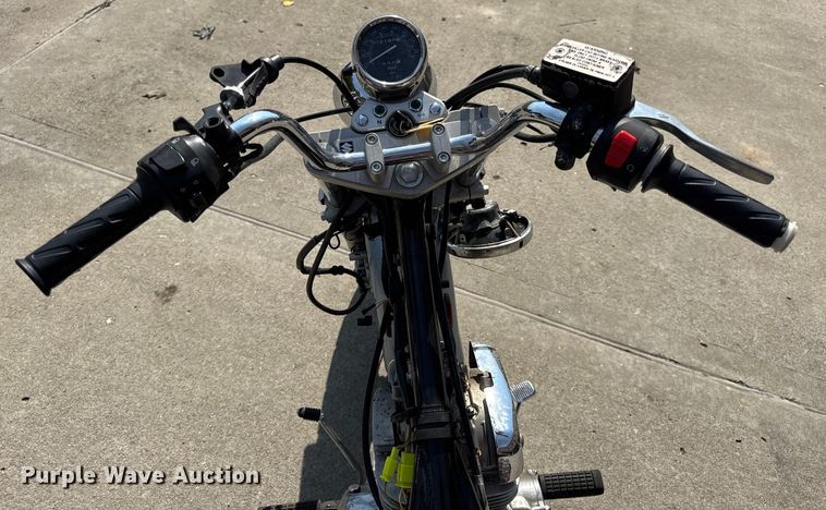 image for item EH7482 (2) Suzuki GZ250 motorcycles