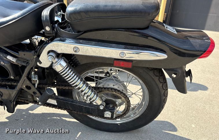 image for item EH7482 (2) Suzuki GZ250 motorcycles