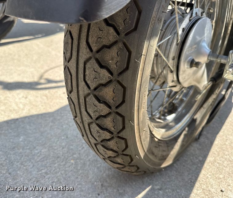 image for item EH7482 (2) Suzuki GZ250 motorcycles