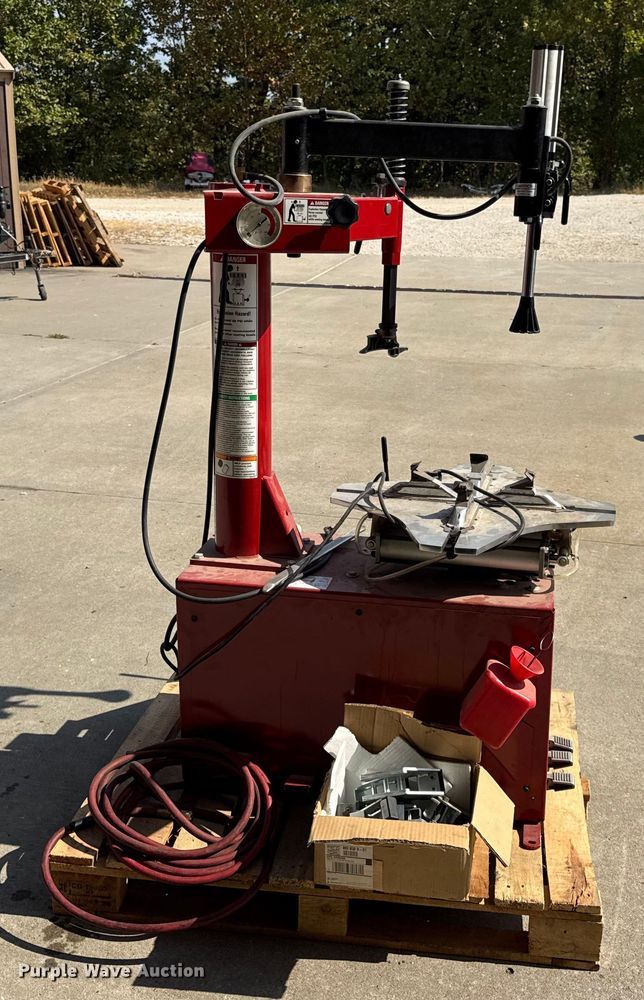 image for item EH7483 Coats Baseline 400 rim clamp tire machine