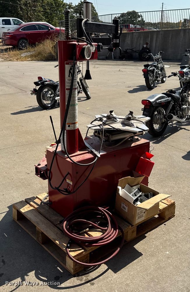 image for item EH7483 Coats Baseline 400 rim clamp tire machine