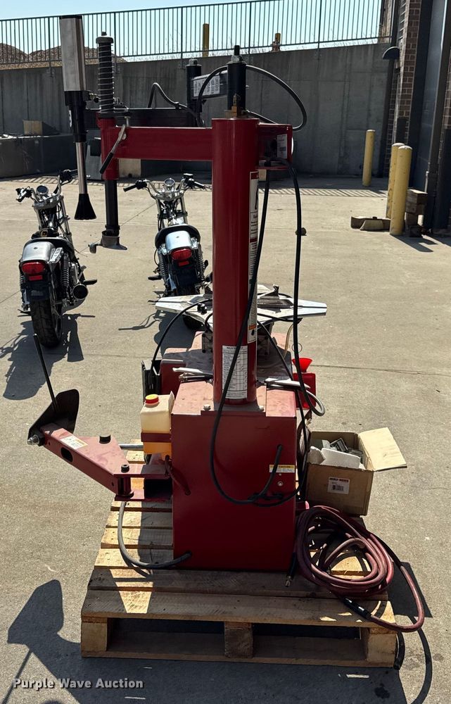 image for item EH7483 Coats Baseline 400 rim clamp tire machine