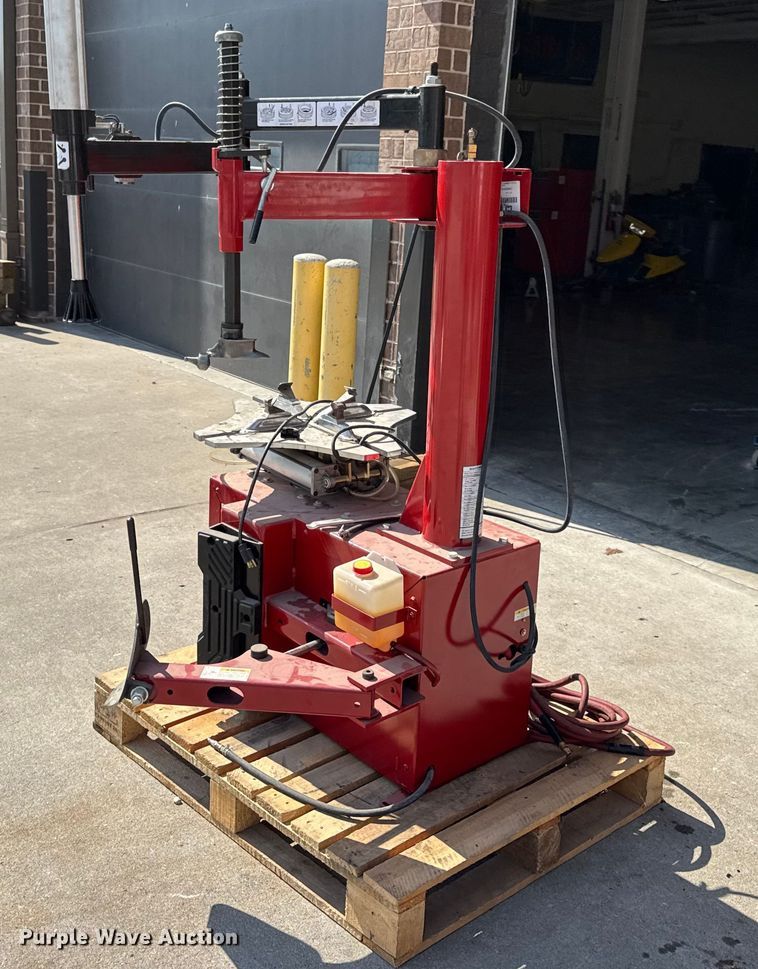 image for item EH7483 Coats Baseline 400 rim clamp tire machine