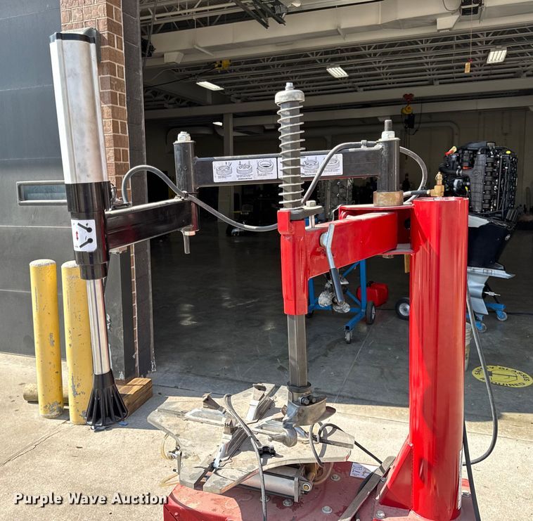 image for item EH7483 Coats Baseline 400 rim clamp tire machine