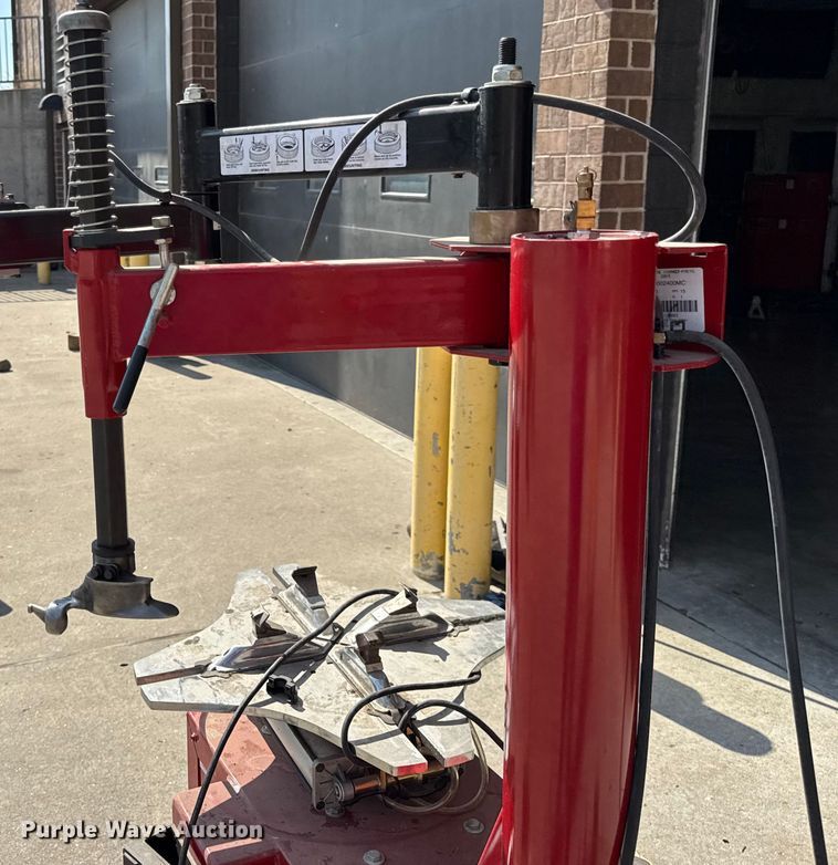 image for item EH7483 Coats Baseline 400 rim clamp tire machine