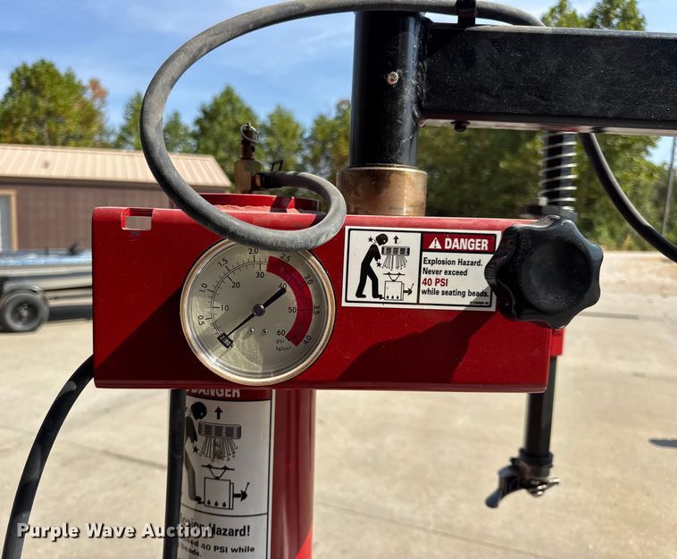 image for item EH7483 Coats Baseline 400 rim clamp tire machine