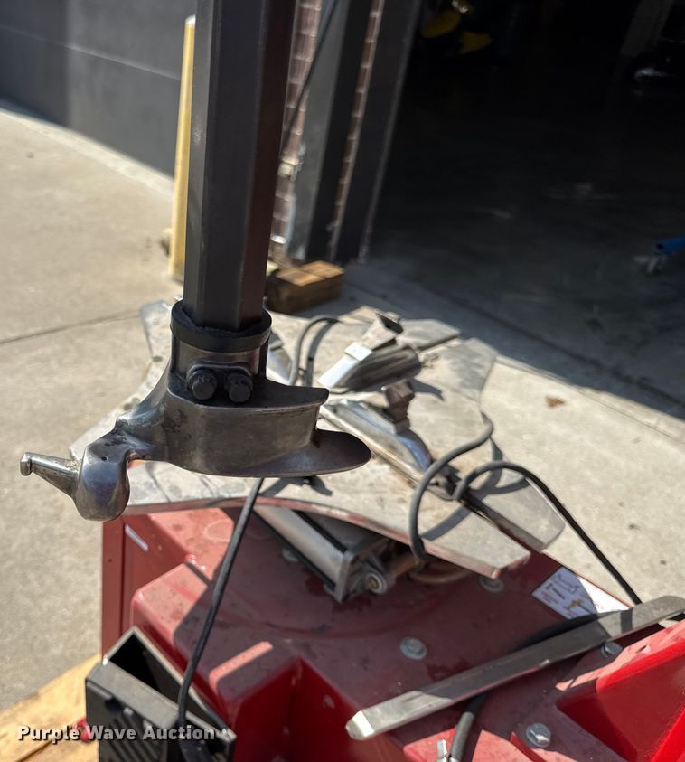 image for item EH7483 Coats Baseline 400 rim clamp tire machine