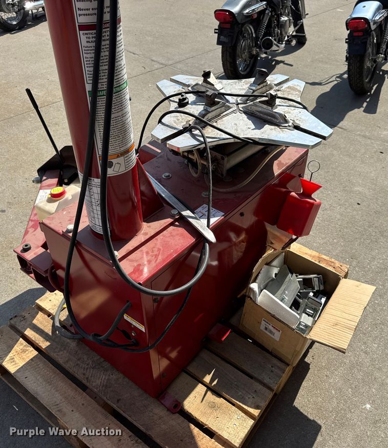 image for item EH7483 Coats Baseline 400 rim clamp tire machine