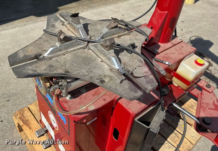 image for item EH7483 Coats Baseline 400 rim clamp tire machine