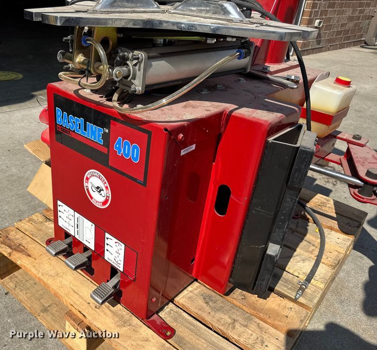 image for item EH7483 Coats Baseline 400 rim clamp tire machine