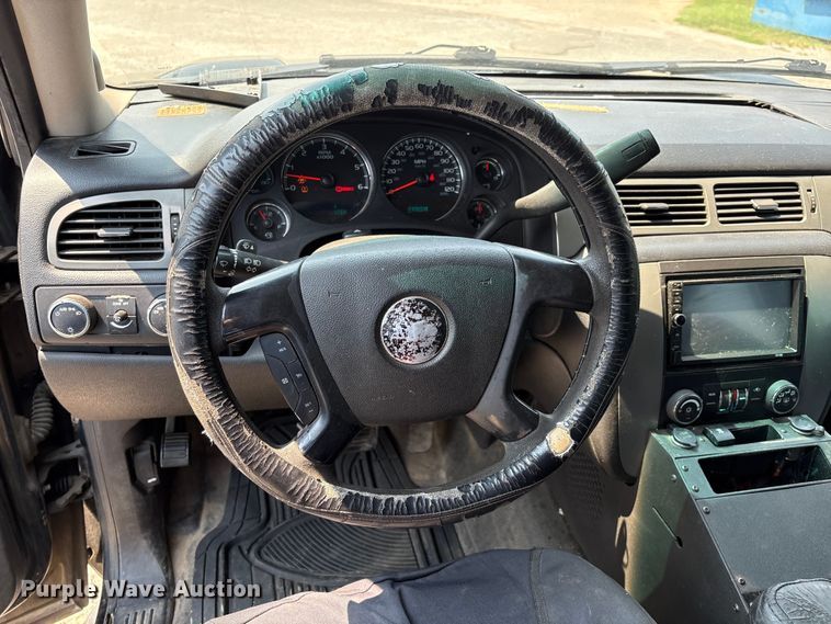 image for item EM0649 2011 Chevrolet Tahoe Police SUV