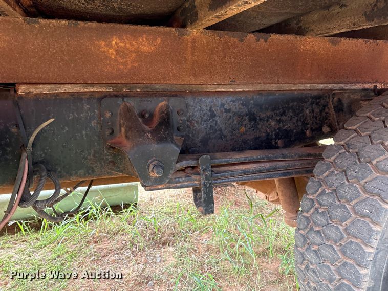 image for item EM0653 2000 GMC C6500 dump truck